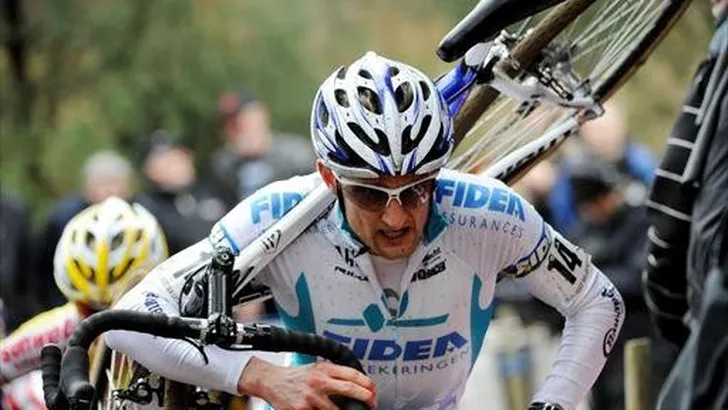 Wellens weken langs de kant door virus