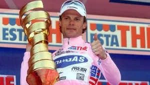 Di Luca pakt roze, Petacchi wint slotetappe