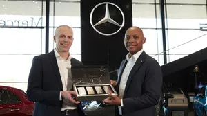 Mercedes-Benz en Marmir Chocolate