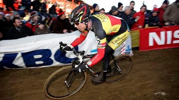 Nys pakt de draad weer op, winst in Loenhout