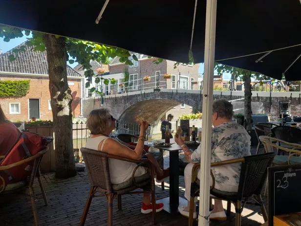 Lunchen naast De Boog bij Eetcafé J&A in Winsum