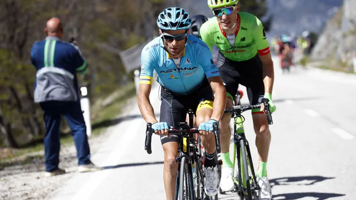 Scarponi overleden na aanrijding vrachtwagen op training