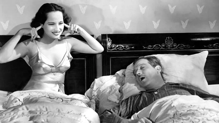 Een tennisbal (jazeker!) en nog 7 tips tegen hardnekkig snurken 