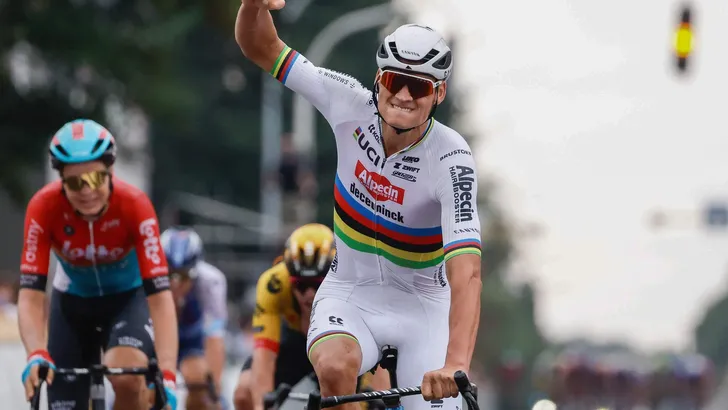 Super 8 Classic 2023