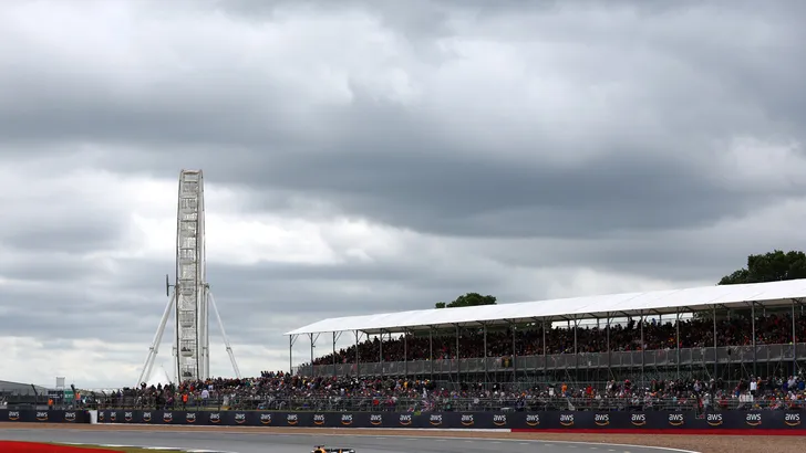 Milieugekkies bestormden Silverstone na startcrash