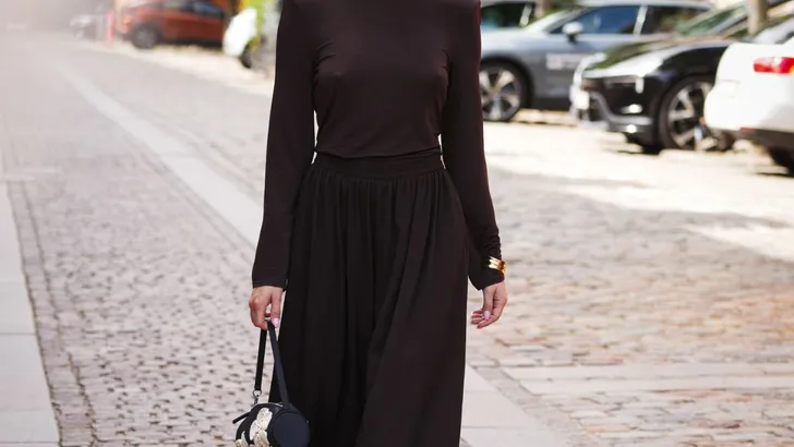 Vrouw met stijlvolle look.