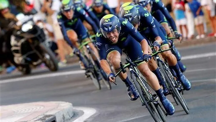 Movistar opent Vuelta met zege 
