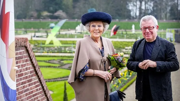Beatrix opent tentoonstelling