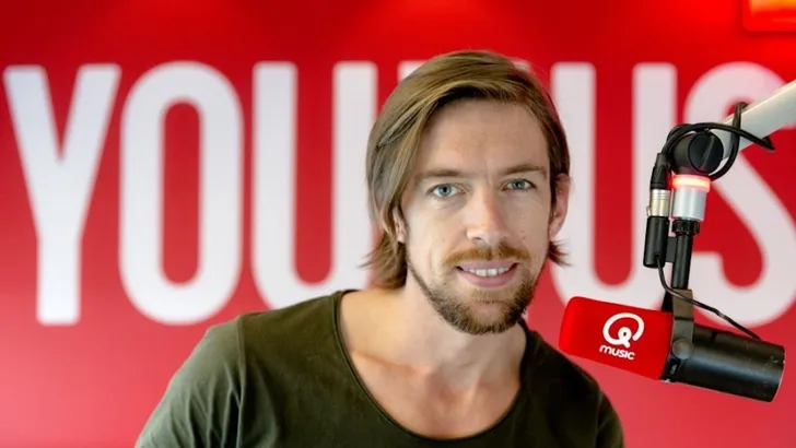 Pijnlijk: Mattie Valk beleeft heel ongemakkelijk moment bij RTL Late Night