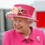 Goals: The Queen heeft bij elke outfit een aparte paraplu