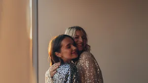 Niet alleen liefde: waarom de warmte van een knuffel essentieel is om je 'jezelf' te voelen