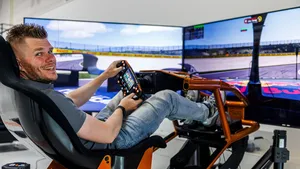 Simrace-talent Rudy van Buren