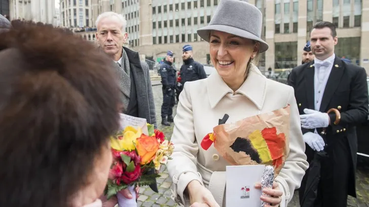 Prins Laurent zet prinses Claire als pion in