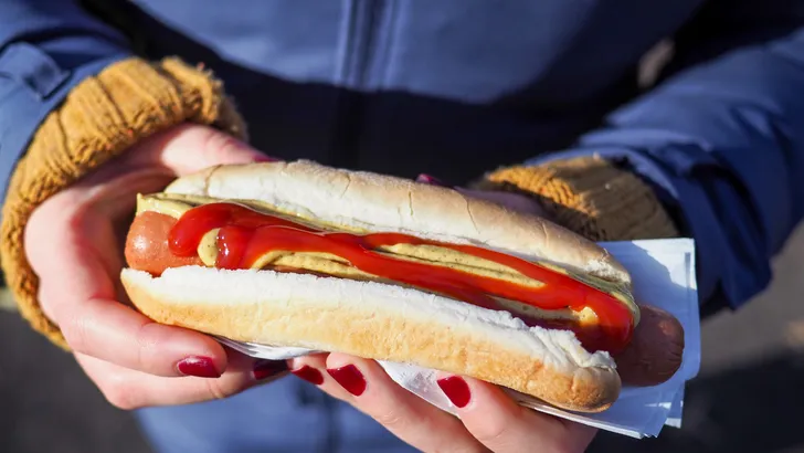 Honger? Een Australisch restaurant serveert nu een hotdog van drie kilo