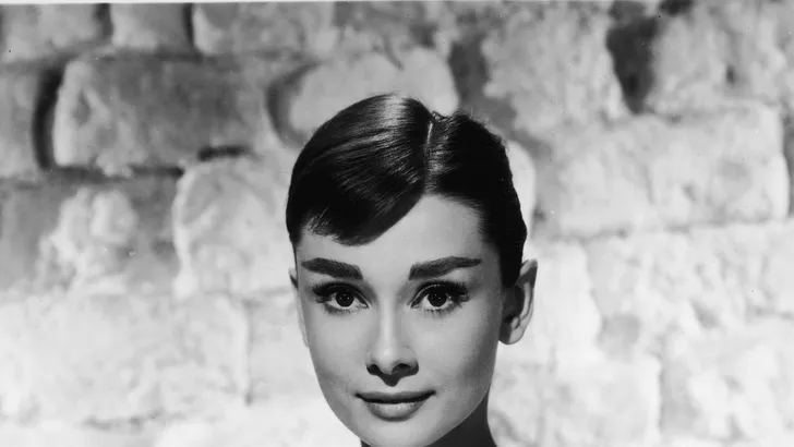 De iconische outfits van Audrey Hepburn gaan onder de hamer