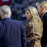 Máxima en Willem-Alexander breken vakantie af voor bezoek aan rampplek Tarwekamp