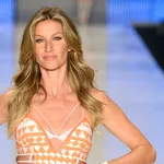 Gisele showt nieuwe collectie in retro-shoot