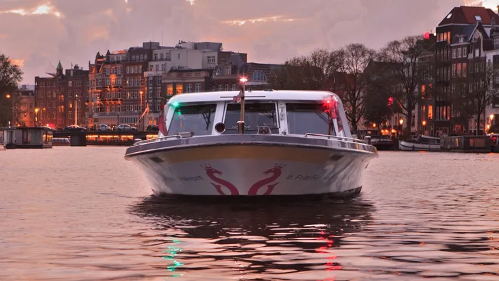 Superfijne korting op een Dinner Cruise door Amsterdam