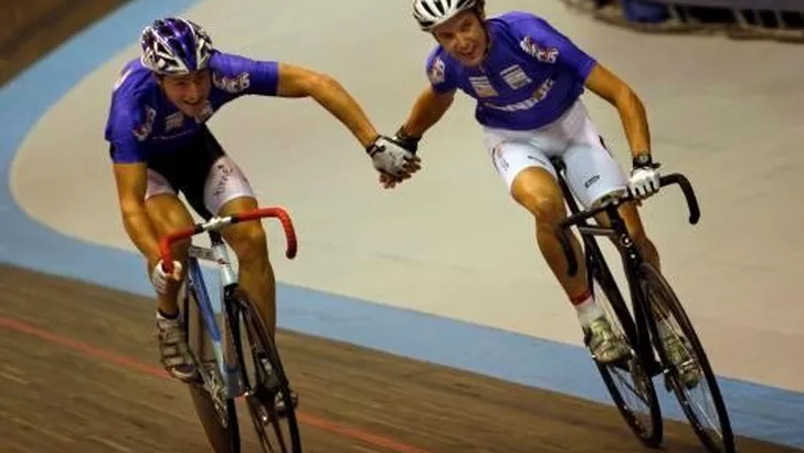 Jos Pronk wint eerste rit Loir-et-Cher