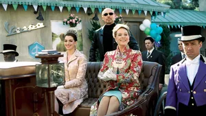 PRINCESS DIARIES 2: THE PRINCESS DIARIES 2: ROYAL ENGAGEMENT (2004) - JULIE ANDREWS  - HECTOR ELIZONDO  - ANNE HATHAWAY.