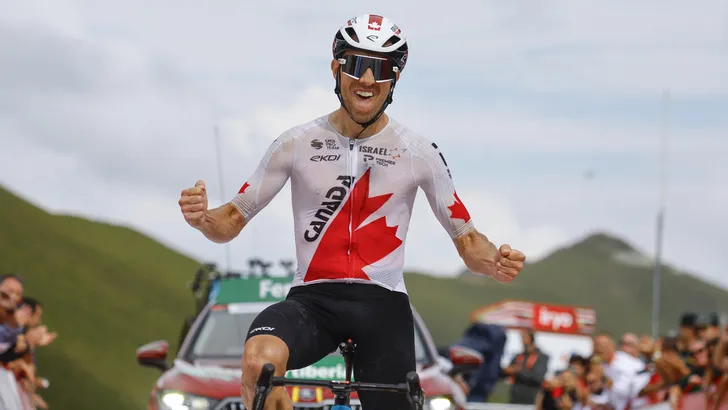 Michael Woods wint in Vuelta