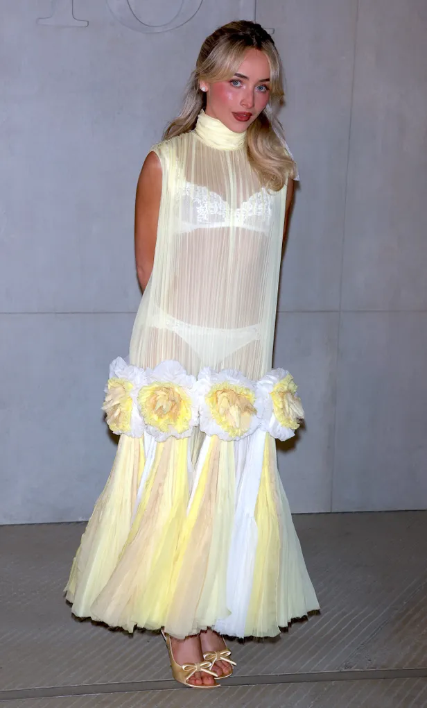 Sabrina Carpenter tijdens Christian Dior Cruise 2027.