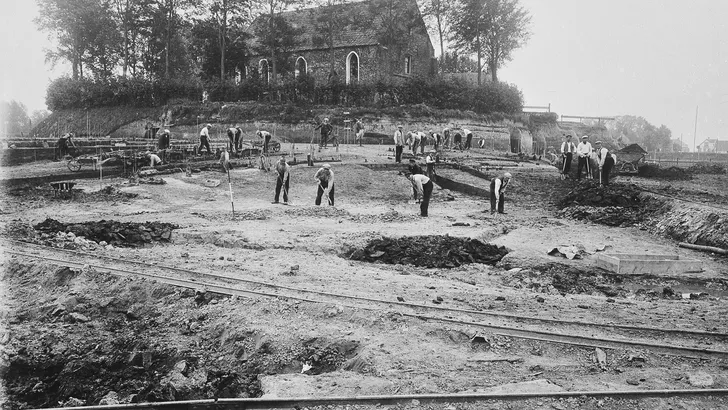 Opgraving in Ezinge, 1932, foto: Rijksuniversiteit Groningen, Groninger Instituut voor Archeologie