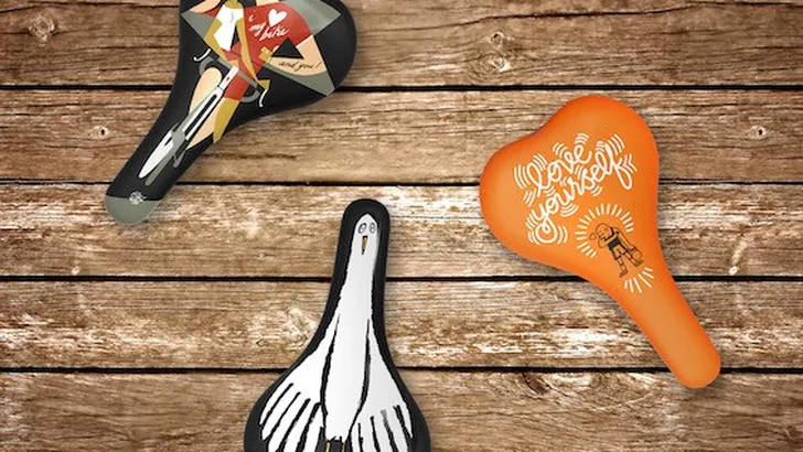 Selle komt met 'Love'-zadels voor decembermaand