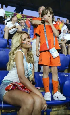 Als voetbalmoeder met zoontje Damián.
