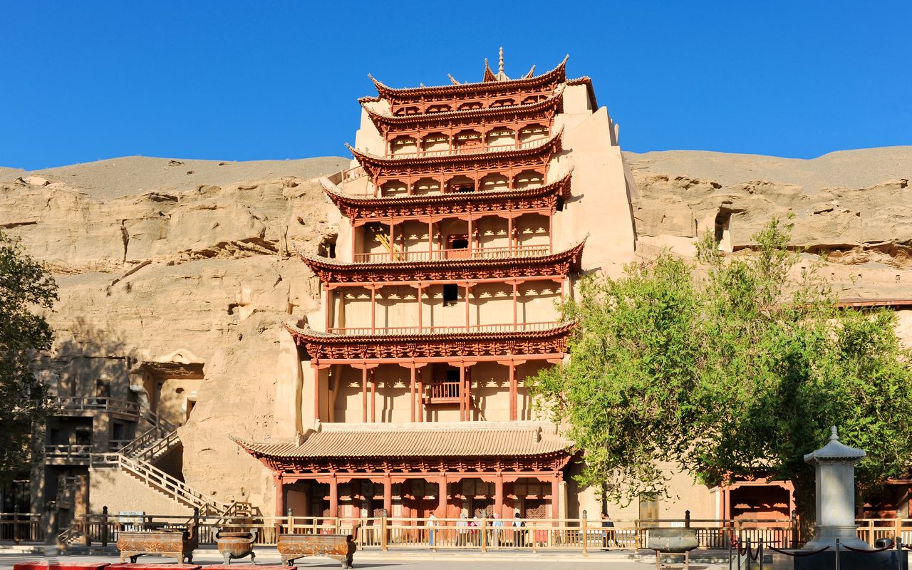 Lonely Planet | Boeddhistische bouwwerken: de Mogao ...