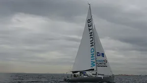 Dit futuristische Japanse jacht maakt zijn eigen brandstof uit zeewater