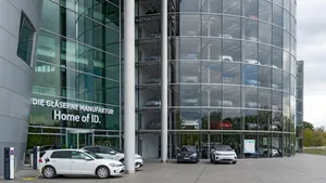 Einde van een tijdperk: VW stopt definitief met autoproductie in zijn beroemde 'glazen' fabriek