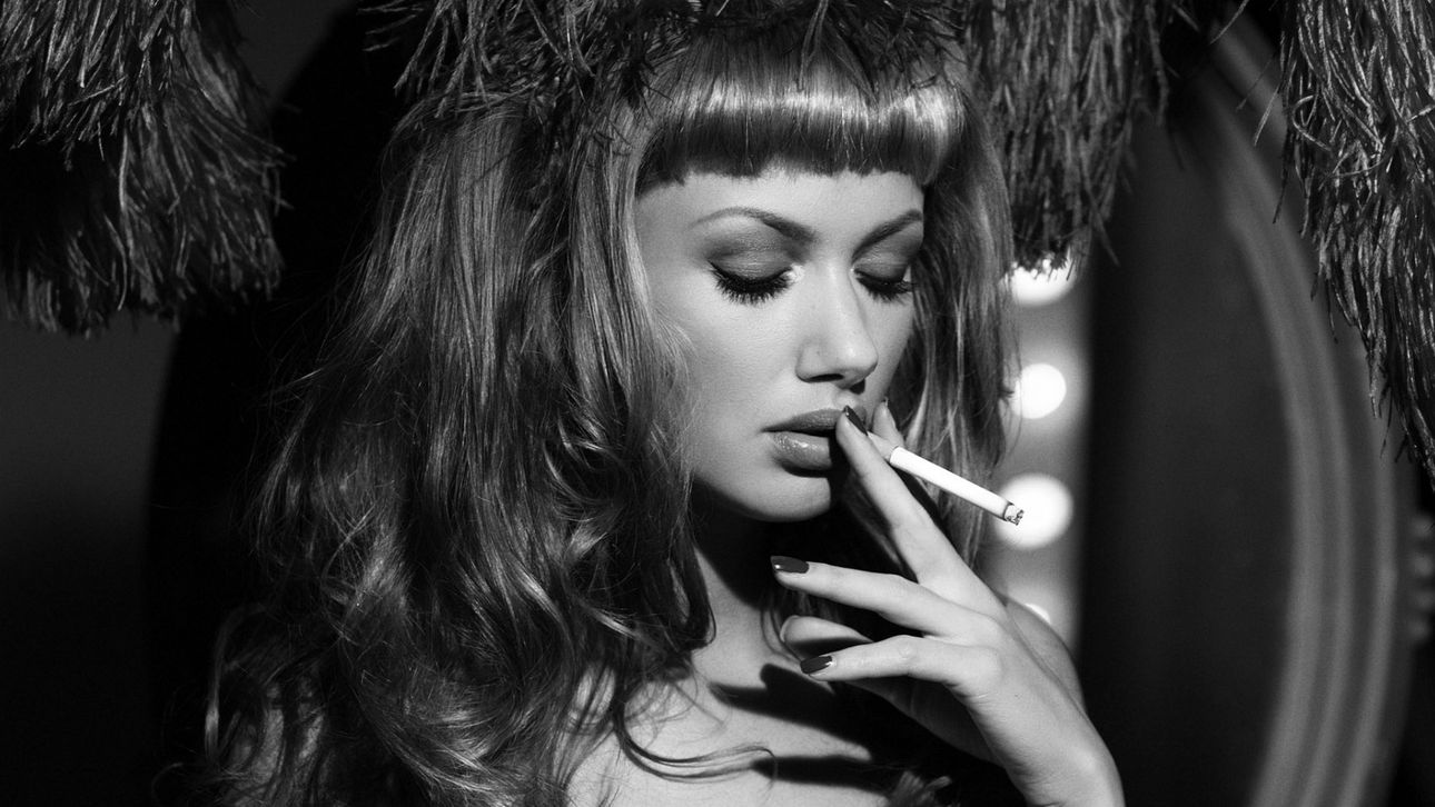 Dewi Pechler te zien in Adam zkt. Eva Vips Playboy