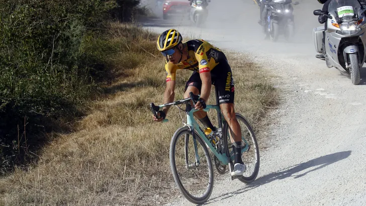 Van Aert ziet meerdere kanshebbers in Strade, maar: 'Mathieu was indrukwekkend in Kuurne'