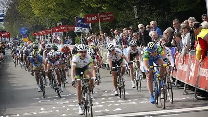 Ronde van Drenthe maand naar voren op kalender