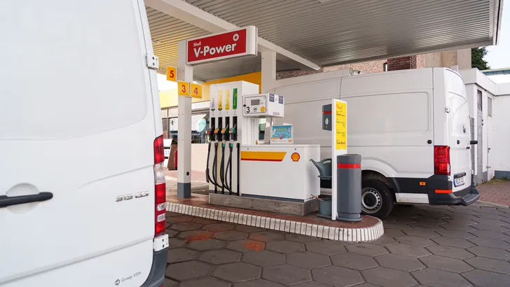 Leaseplatform voert eigen 'accijnsverlaging' van 20 cent door voor ondernemers