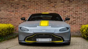 Man koopt een Aston Martin met 500.000 kilometer en doet een bizarre ontdekking