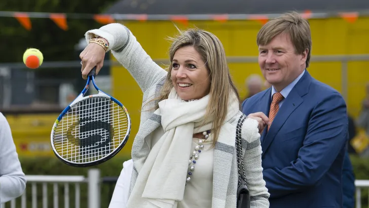 Fotoserie: Willem-Alexander en Máxima openen de Koningsspelen in Veghel