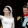 Koning Frederik en koningin Mary trakteren ons op nieuwe foto ter ere van twintig jaar huwelijk
