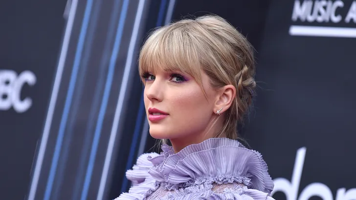 De meest spraakmakende outfits van de Billboard Awards
