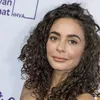 Fajah toont welgevormde kont: 'Door mijn hormoonprofiel heb ik van nature meer vet op mijn billen'