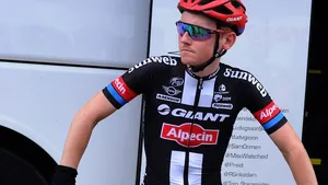 Sam Oomen klimt naar ritzege in zwaarste etappe Tour de l'Ain