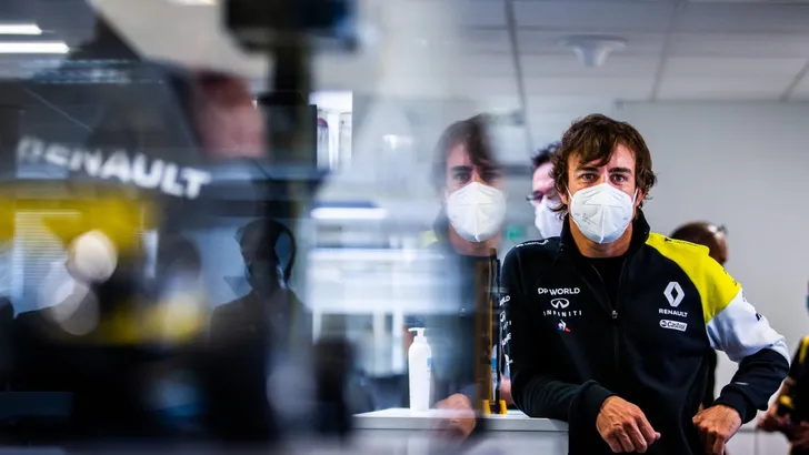 Fernando Alonso in Zwitsers ziekenhuis na fietsongeval