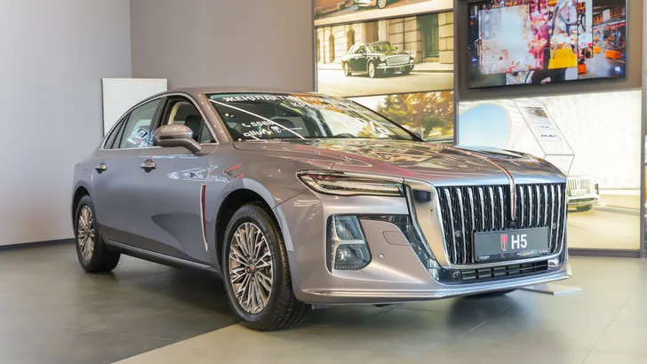 China stopt met de prijzenoorlog en dwingt fabrikanten nu om extreem dure en geavanceerde auto's te bouwen