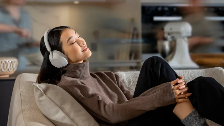 Win deze geweldige Noise Cancelling koptelefoon van Sony t.w.v. € 420!  