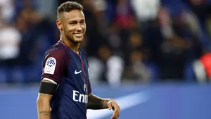 Woede om Neymar die supporter slaat (+VIDEO)