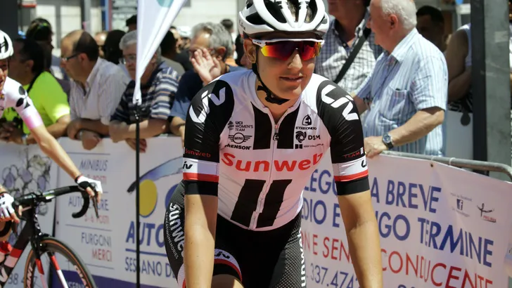 Giro Rosa: Brand zegeviert in achtste etappe 