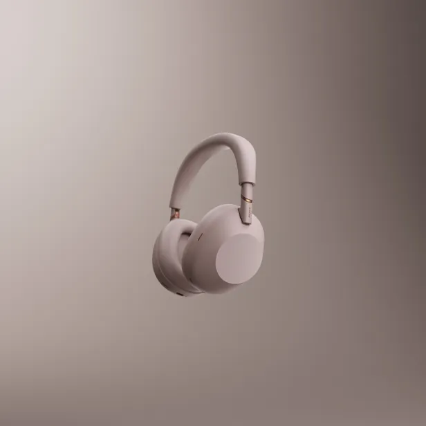 De WH-1000XM6-koptelefoon in Sand Pink 