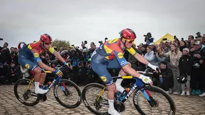 milan en pedersen van lidl-trek in parijs-roubaix