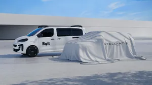 Stellantis en Bolt kondigen vloot van 100.000 zelfrijdende auto's aan en dat is slecht nieuws voor de taxichauffeur